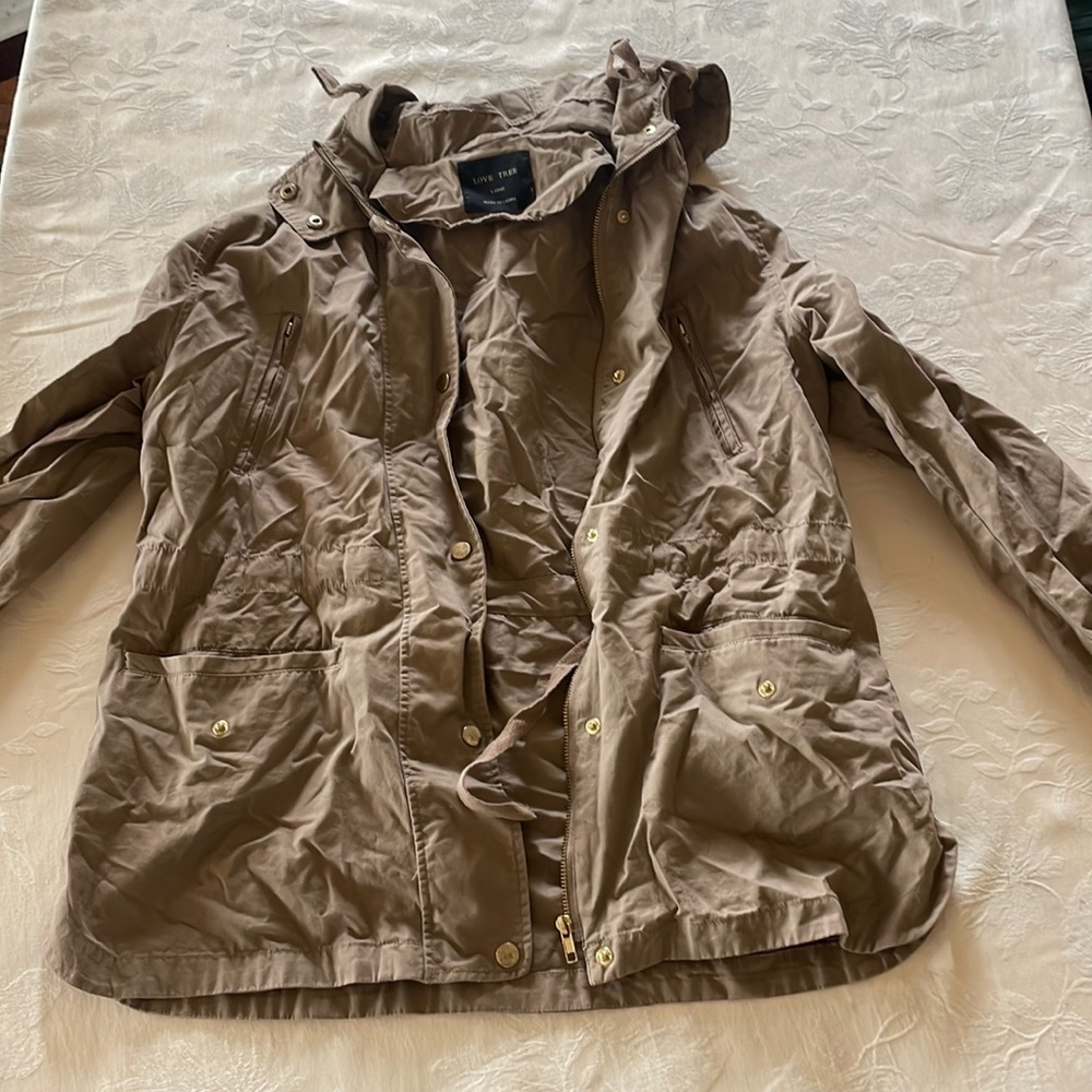 L beige jacket